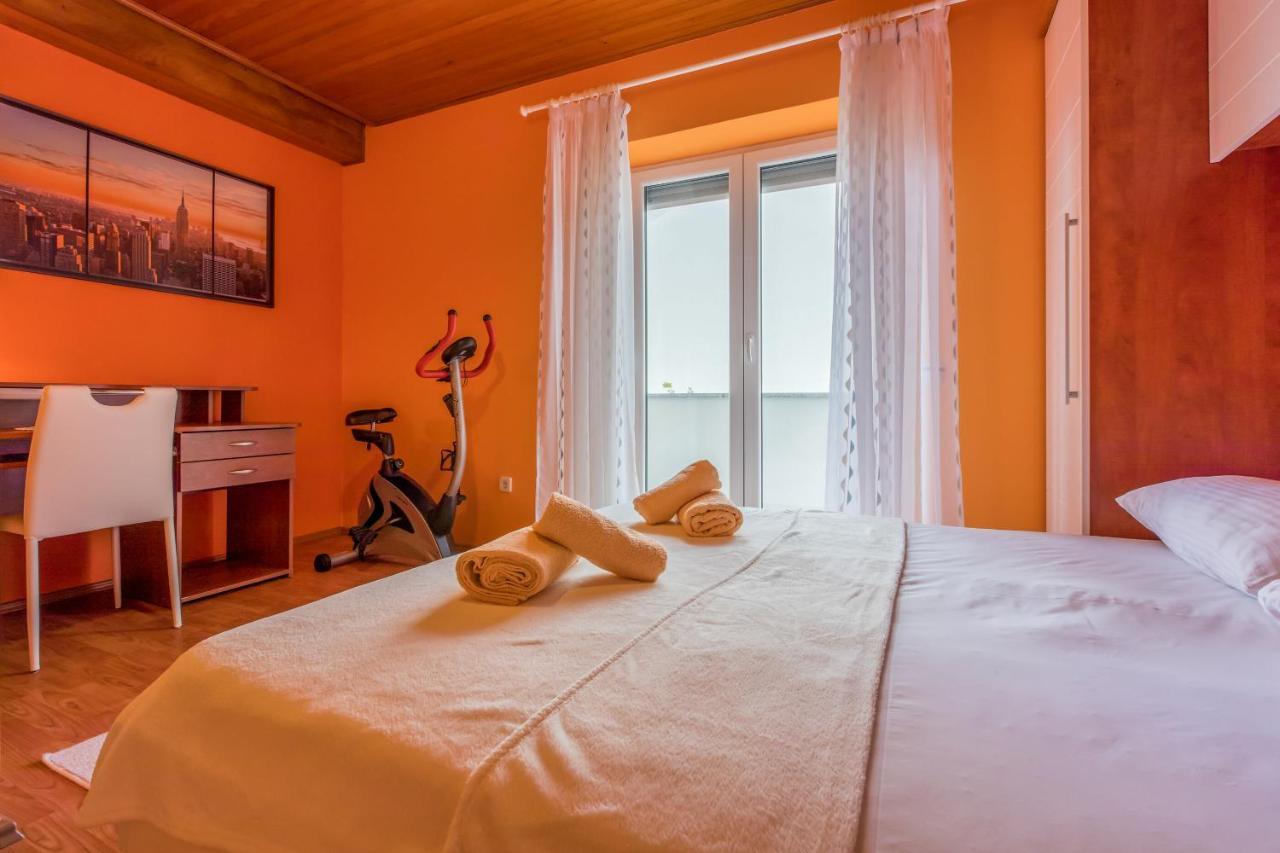 Apartments Dolloree Dramalj Ngoại thất bức ảnh
