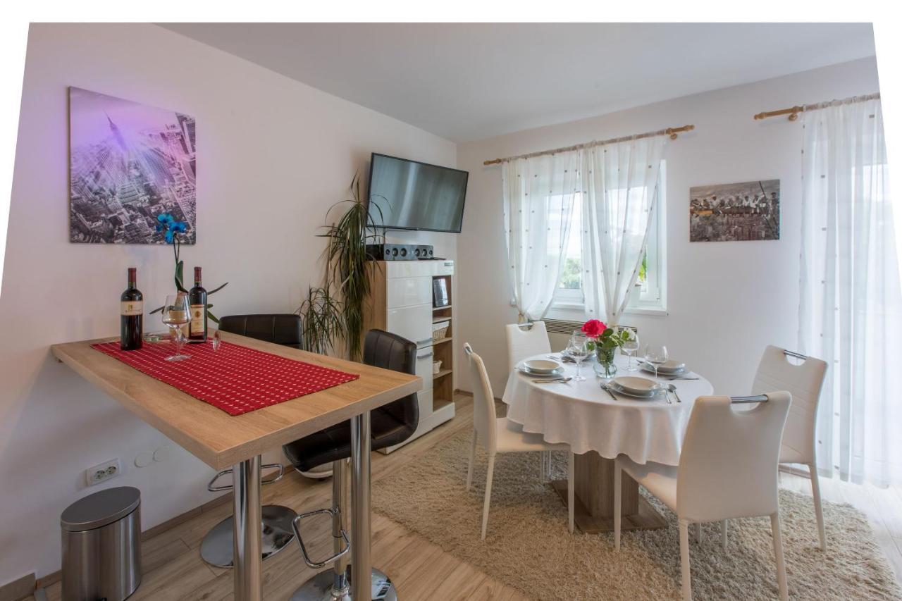 Apartments Dolloree Dramalj Ngoại thất bức ảnh
