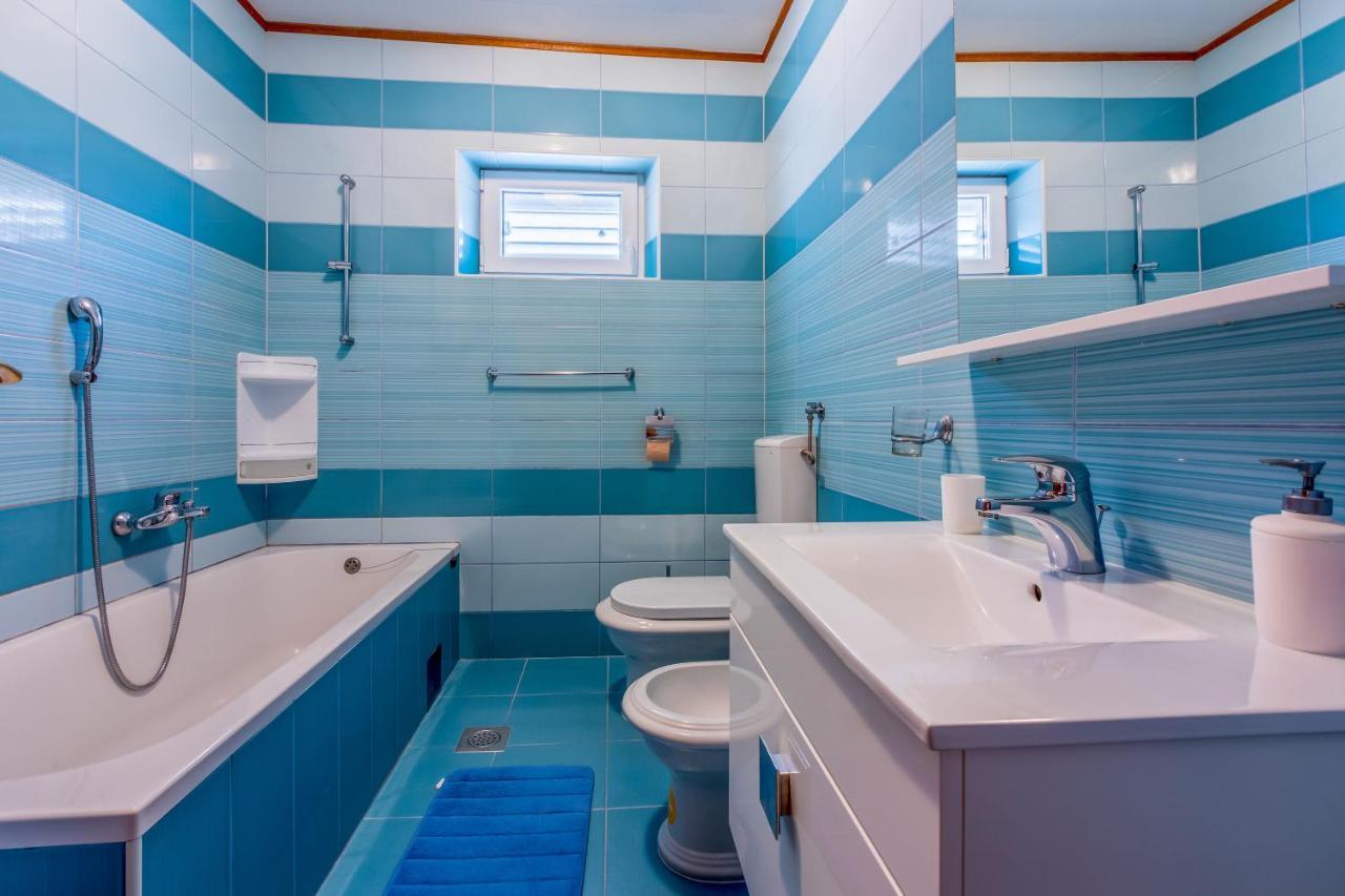 Apartments Dolloree Dramalj Ngoại thất bức ảnh