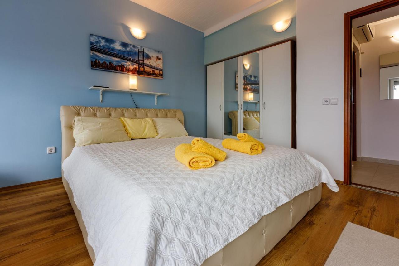 Apartments Dolloree Dramalj Ngoại thất bức ảnh