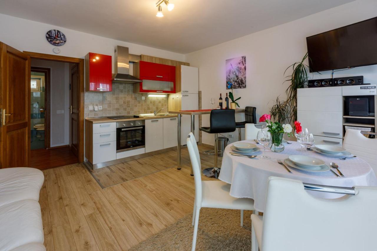 Apartments Dolloree Dramalj Ngoại thất bức ảnh