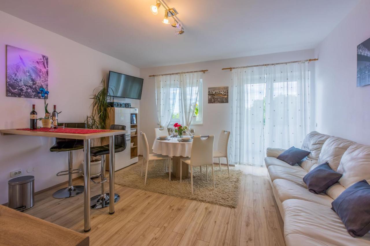 Apartments Dolloree Dramalj Ngoại thất bức ảnh